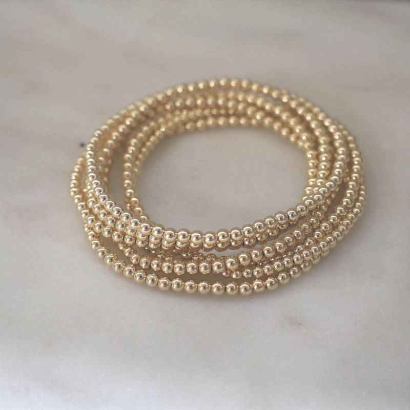 14K Gold Filled Perlenarmband Stapelbarer Schichtschmuck - Set Von 8 von BeaucoupdeBeads
