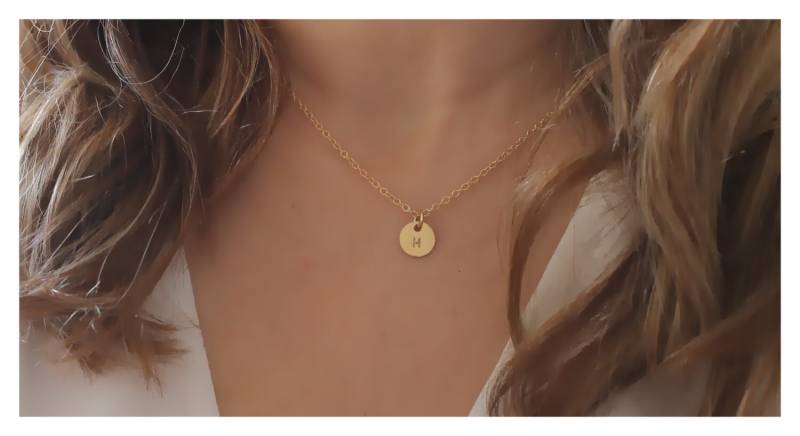 Gold Filled Initial Plättchen Halskette - Personalisierte Charm B098 von BeaucoupdeBeads