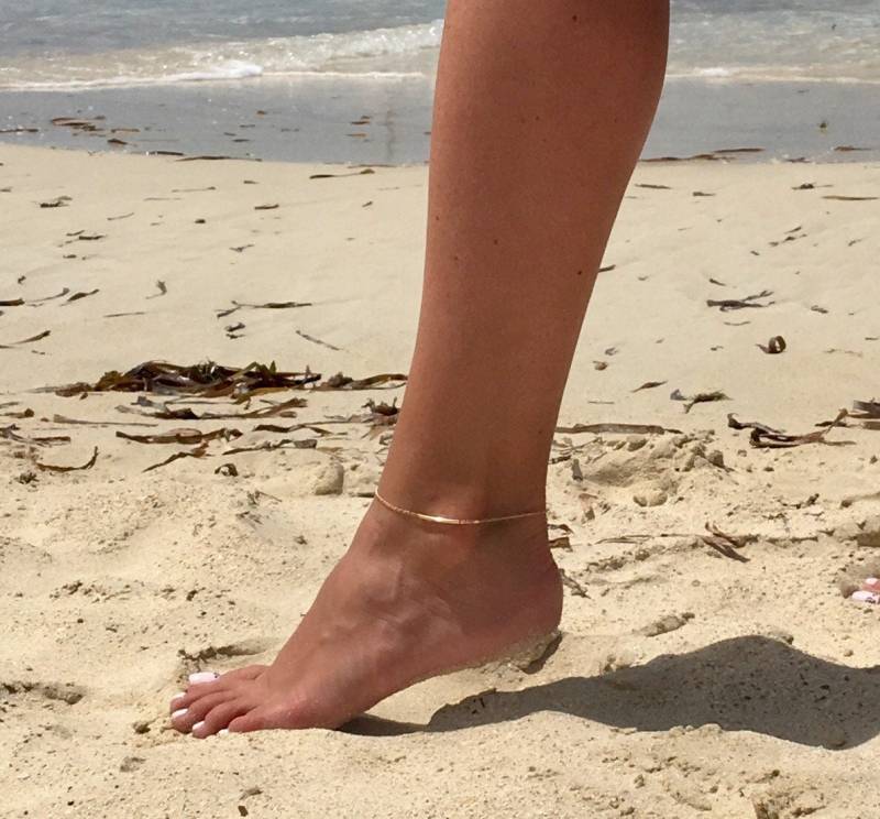 14K Gold Filled Fußkettchen Zierliche Röhrenkette Fußkettchen von BeaucoupdeBeads