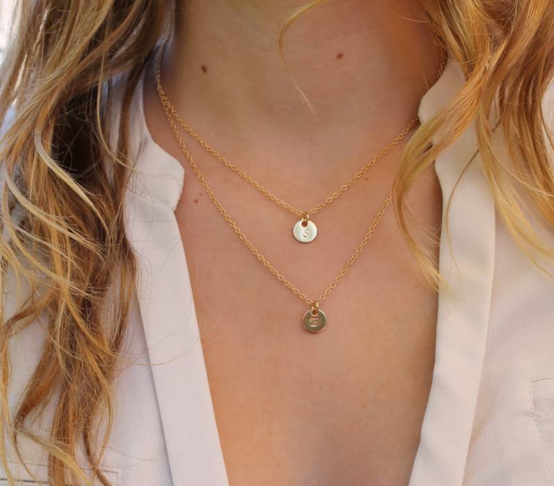 Gold Initial Halsketten Set 14K Filled Personalisierter Schmuck von BeaucoupdeBeads