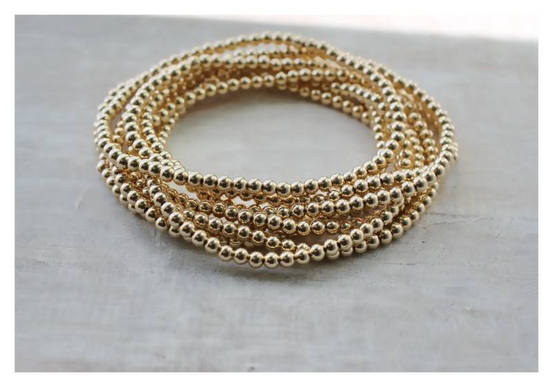 14K Gold Filled Perlenarmband Elegantes Stacking Stretch Armband von BeaucoupdeBeads