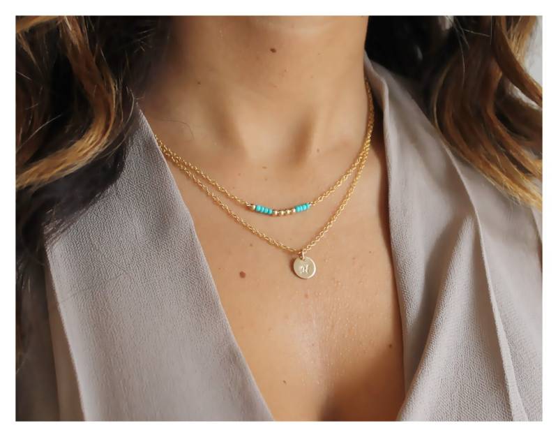 Gold Türkis Halskette 14K Filled Initial Plättchen von BeaucoupdeBeads