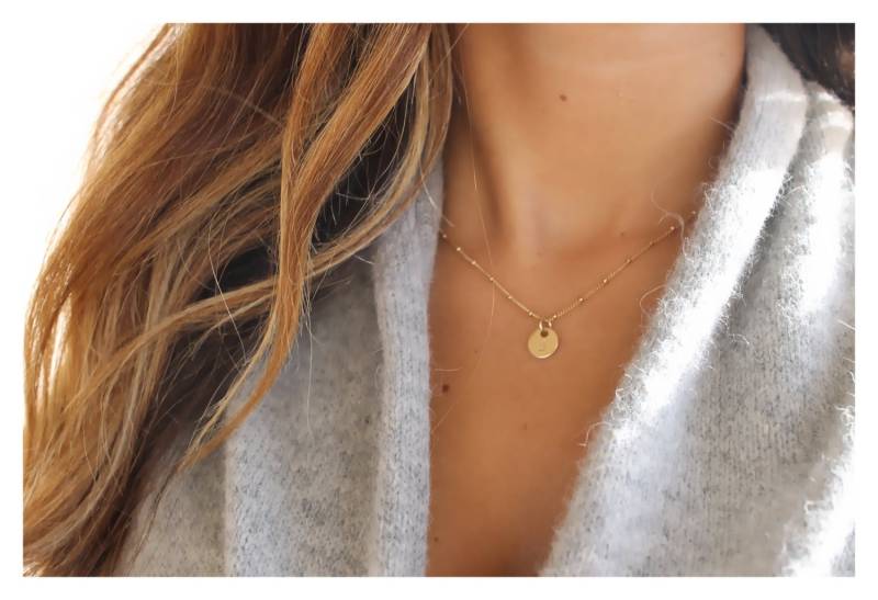 Gold Initial Halskette Personalisierte Satelliten Kette, Minimalist Schmuck von BeaucoupdeBeads