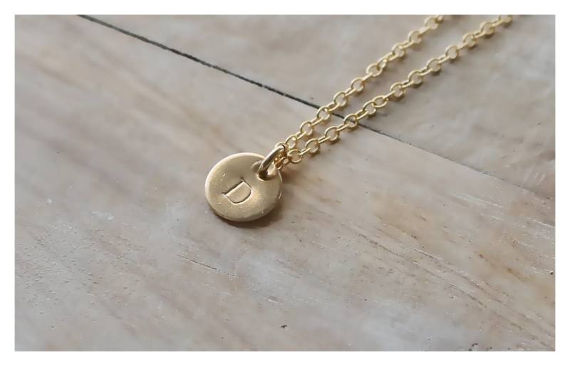 Personalisierte 14K Gold Filled Initial Halskette von BeaucoupdeBeads