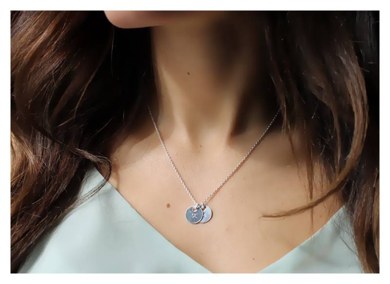Personalisierter Schmuck Kette Mit Initiale Sterling Silber Initial Plättchen Disk B089 von BeaucoupdeBeads