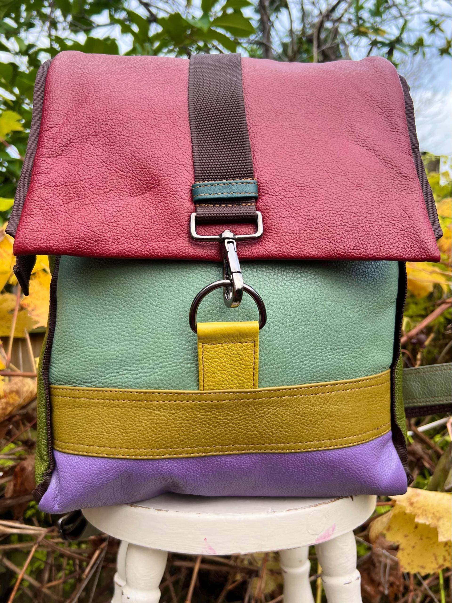 Bunter Lederrucksack/Wickeltasche, Umfunktionierte Leder-Laptoptasche, Fairtrade Rucksack, Handgefertigter Recycelter Ethisch Hergestellt von BeaumontBagsUK