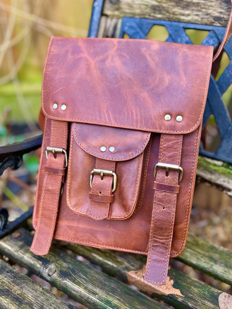 Büffelleder Umhängetasche, Ipad-Große Henkeltasche + Schultergurt, Unisex Ledertasche, Fairtrade, Fair Gehandelt von BeaumontBagsUK