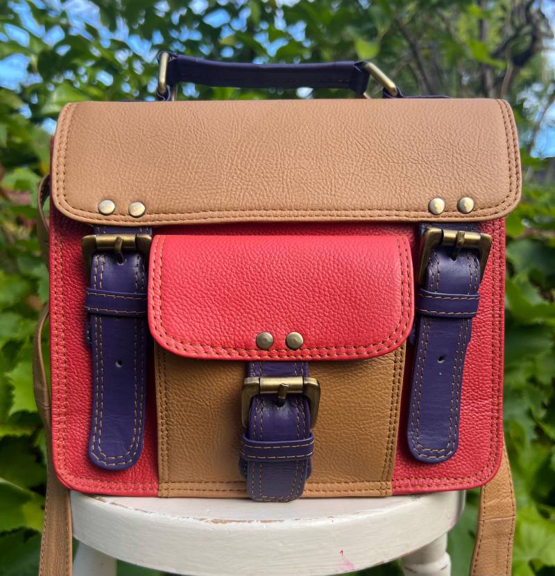 Kleine Farbige Leder Umhängetasche, Wiederverwendete Ledertasche, Einzigartige/Skurrile Handgefertigt Aus Nachhaltigen Ledernebenschnitten von BeaumontBagsUK