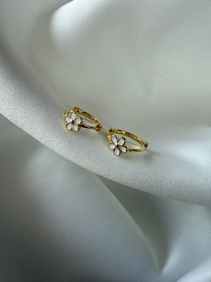 Mini Gänseblümchen Creolen 18K Vergoldetes Sterling Silber Zarte Huggies von BeausancyBoutique