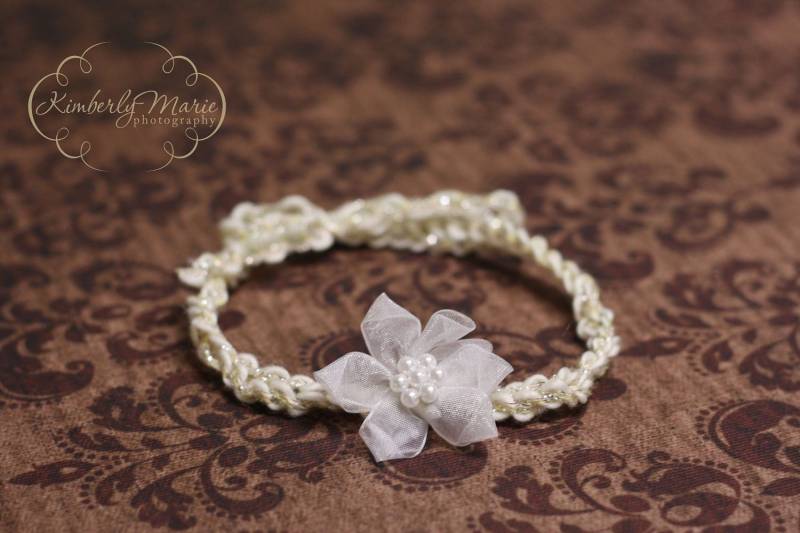 Gold Und Perlmutt Weißes Blumen Haarband Gold Und Perlmutt Weißes Blumen Haarband von BeautifulPhotoProps