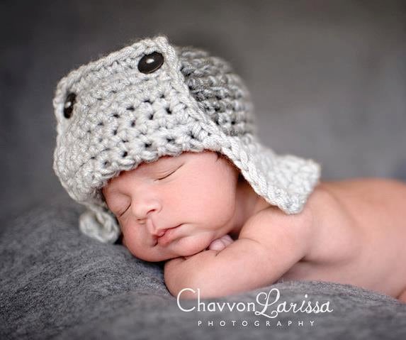 Kleine Aviator Newborn Babymütze in Grau von BeautifulPhotoProps