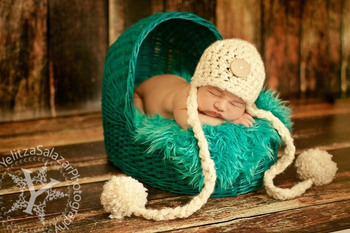 Newborn Großer Pom Hut in Creme Newborn Großer Pom Hut in Creme von BeautifulPhotoProps