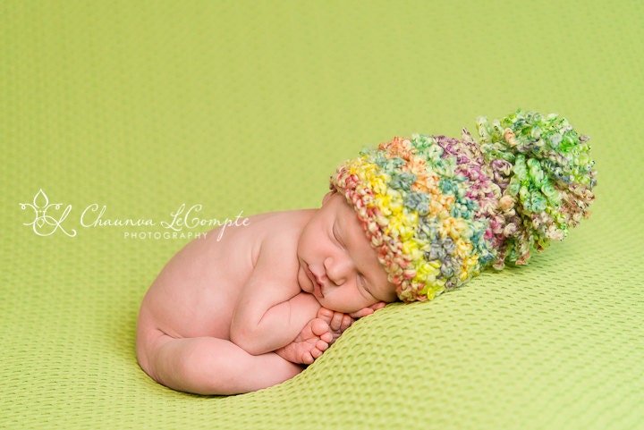 Regenbogen Bommelmütze Limette Grün Rot Gelb Lila von BeautifulPhotoProps