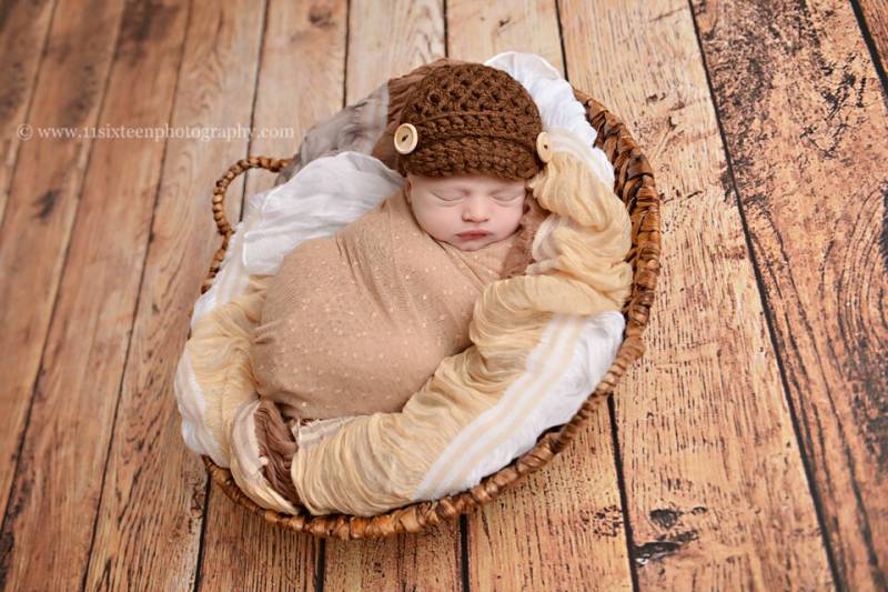 Schoko Braune Schiebermütze Newborn Baby von BeautifulPhotoProps