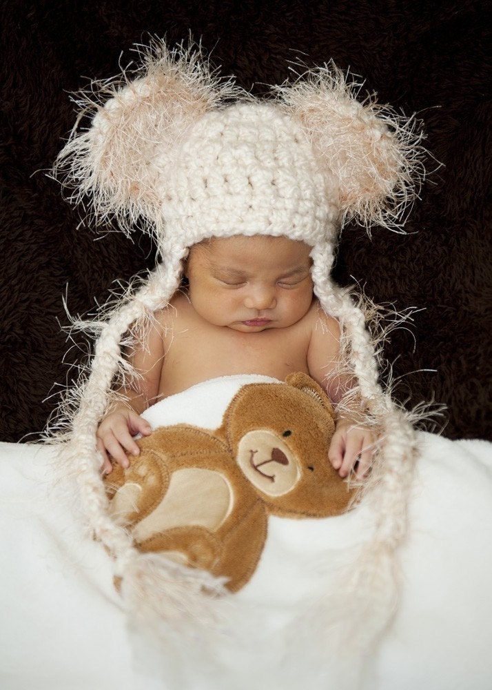 Süße Träume Fuzzy Earflap Bärenmütze von BeautifulPhotoProps