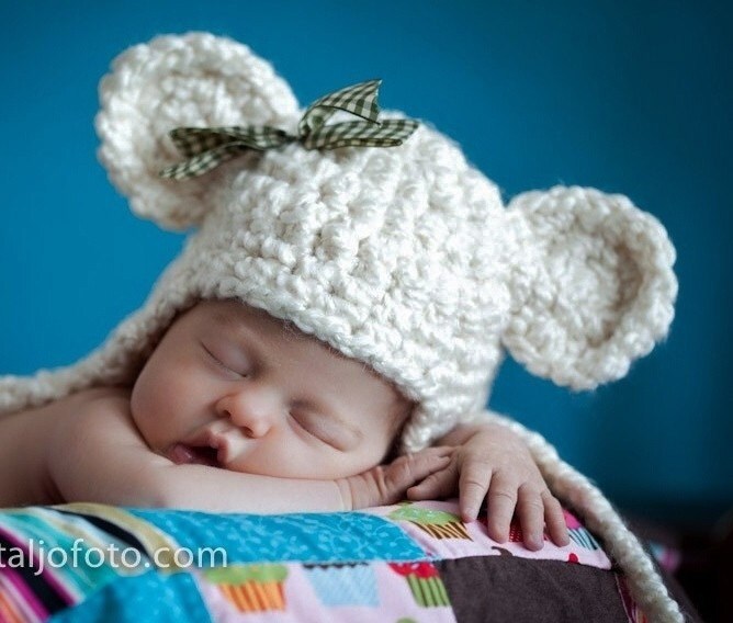 Süße Träume Ohrenklappen Beanie Bär Mütze Süße Träume Ohrenklappen Beanie Bär Mütze von BeautifulPhotoProps