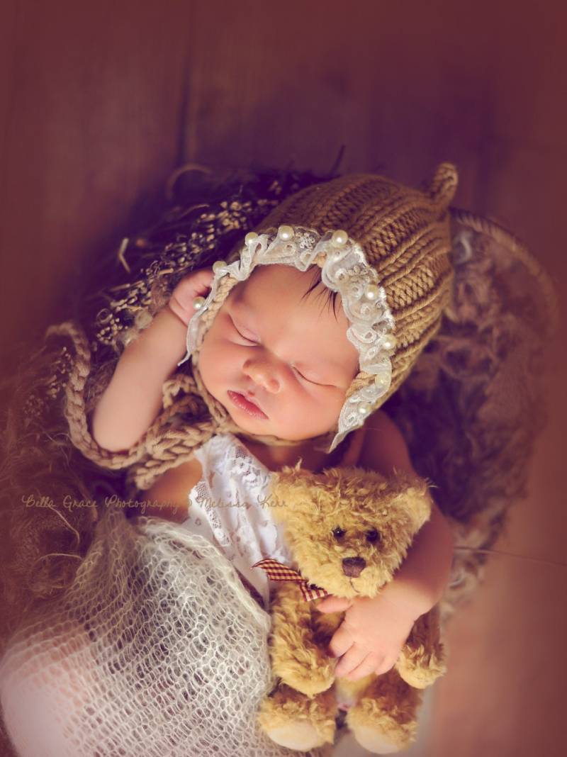 Toffee Braun Spitze Perle Baumwolle Strick Baby Mütze Neugeborenen Fotografie Prop von BeautifulPhotoProps