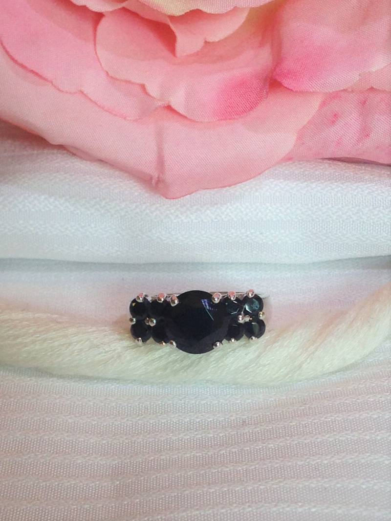 Elegante Schwarze Spinell Ring ~ 925 Sterling Silberring Größe 6, 75 von BeautifulSeconds