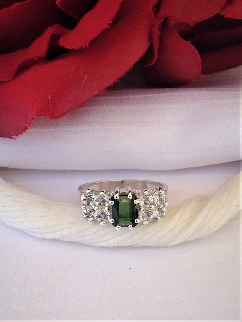 Elegante Turmalin Und Weißen Topas Ring ~ 925 Sterling Silberring Größe 6, 75 von BeautifulSeconds