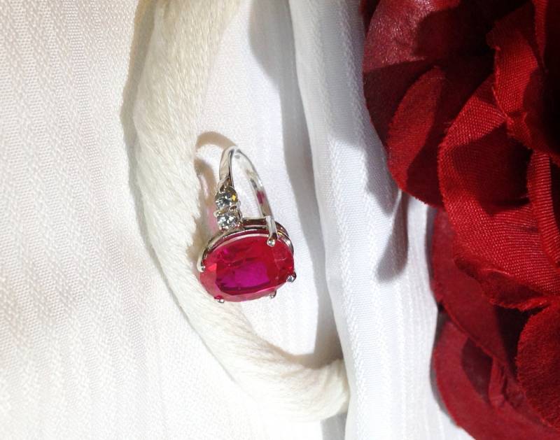 Schlichte Rubin Ring ~ 925 Sterling Silber Größe 6, 75 von BeautifulSeconds