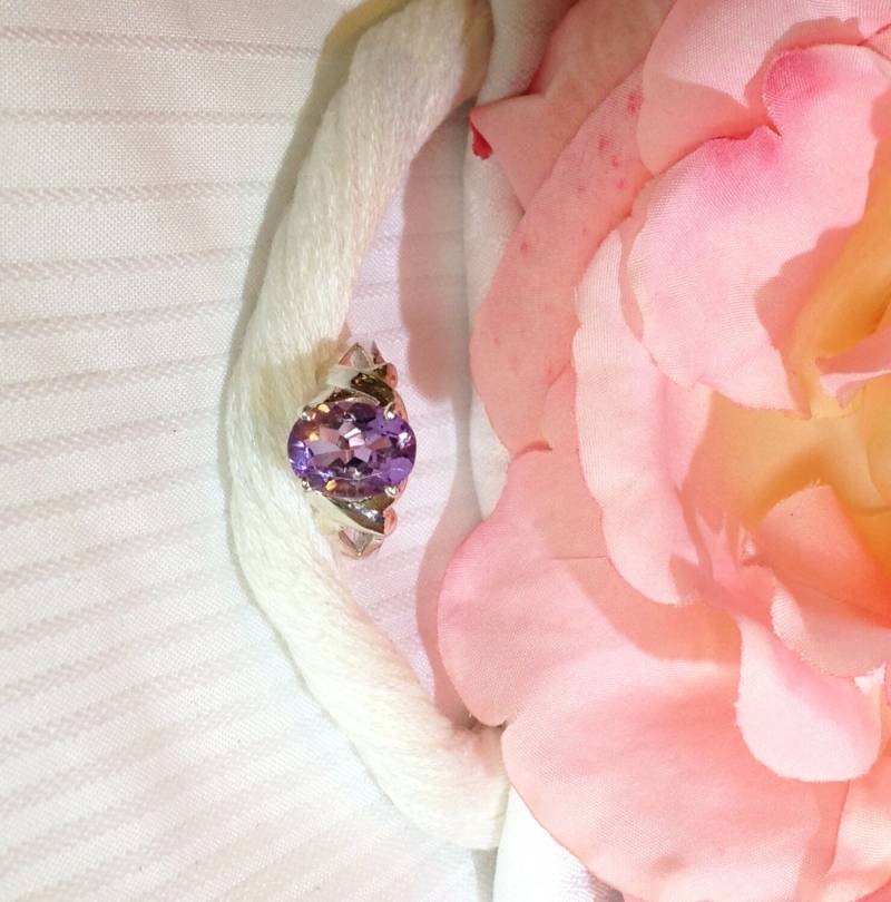 Schöne 2, 35 Karat Solitär Amethyst Ring ~ 925 Sterling Silber Größe 6, 75 von BeautifulSeconds