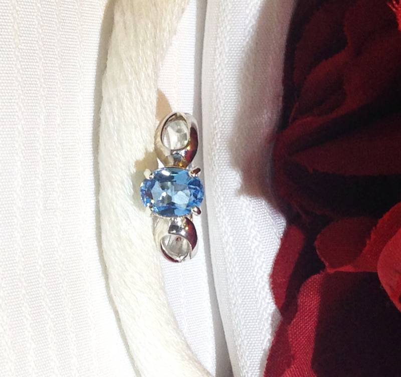Schöne Ovale Blauer Topas Ring ~ 925 Sterling Silber Größe 5 von BeautifulSeconds