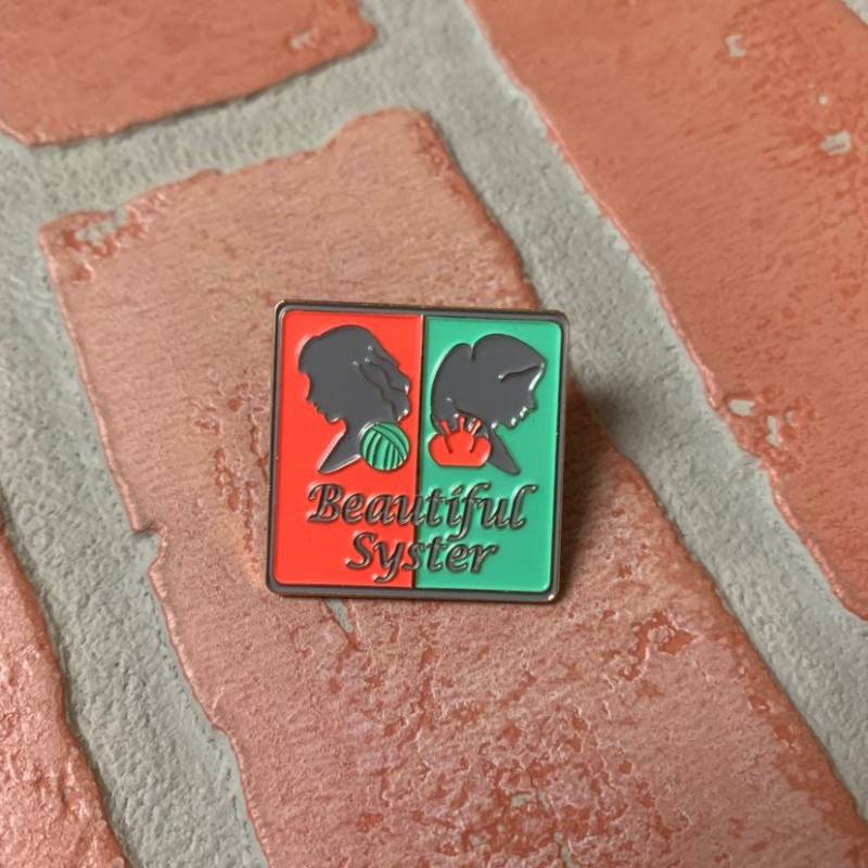 Wunderschöner Syster Pin von BeautifulSyster