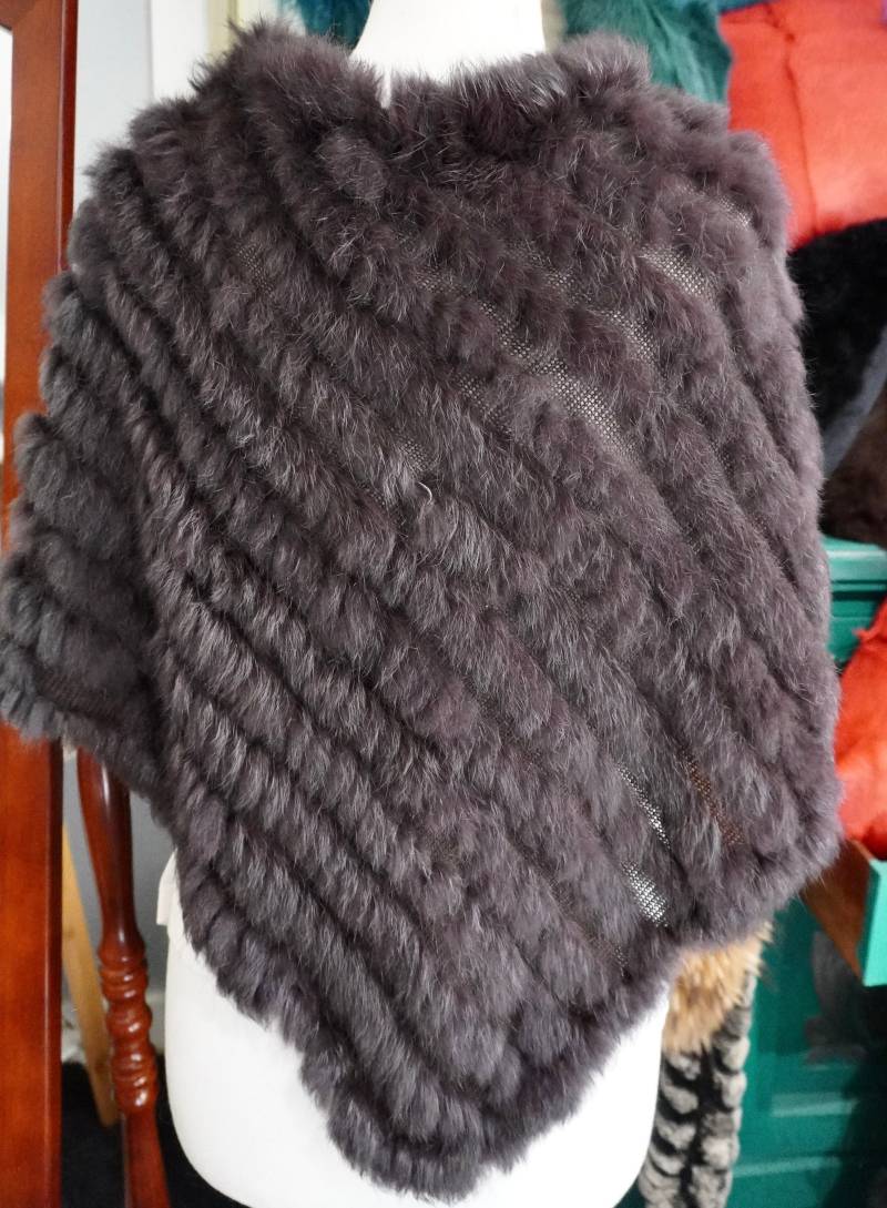 Cocoa Brown - Ein Schöner Kaninchenfellponcho von BeautifulhidesCo