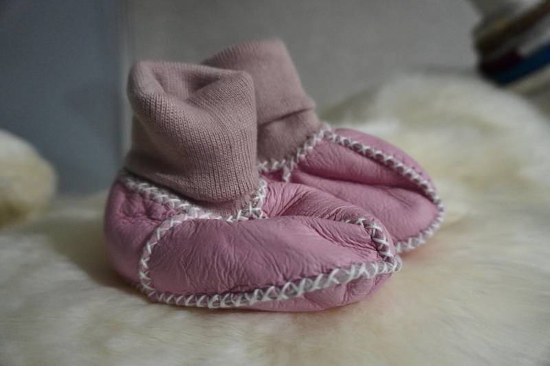 Wunderschöne Stay On - Pink Leder Shearling Gefüttert Super Soft Booties/Cot Schuhe Wunderschöne Stay On - Pink Leder Shearling Gefüttert Super Soft Booties/Cot Schuhe von BeautifulhidesCo