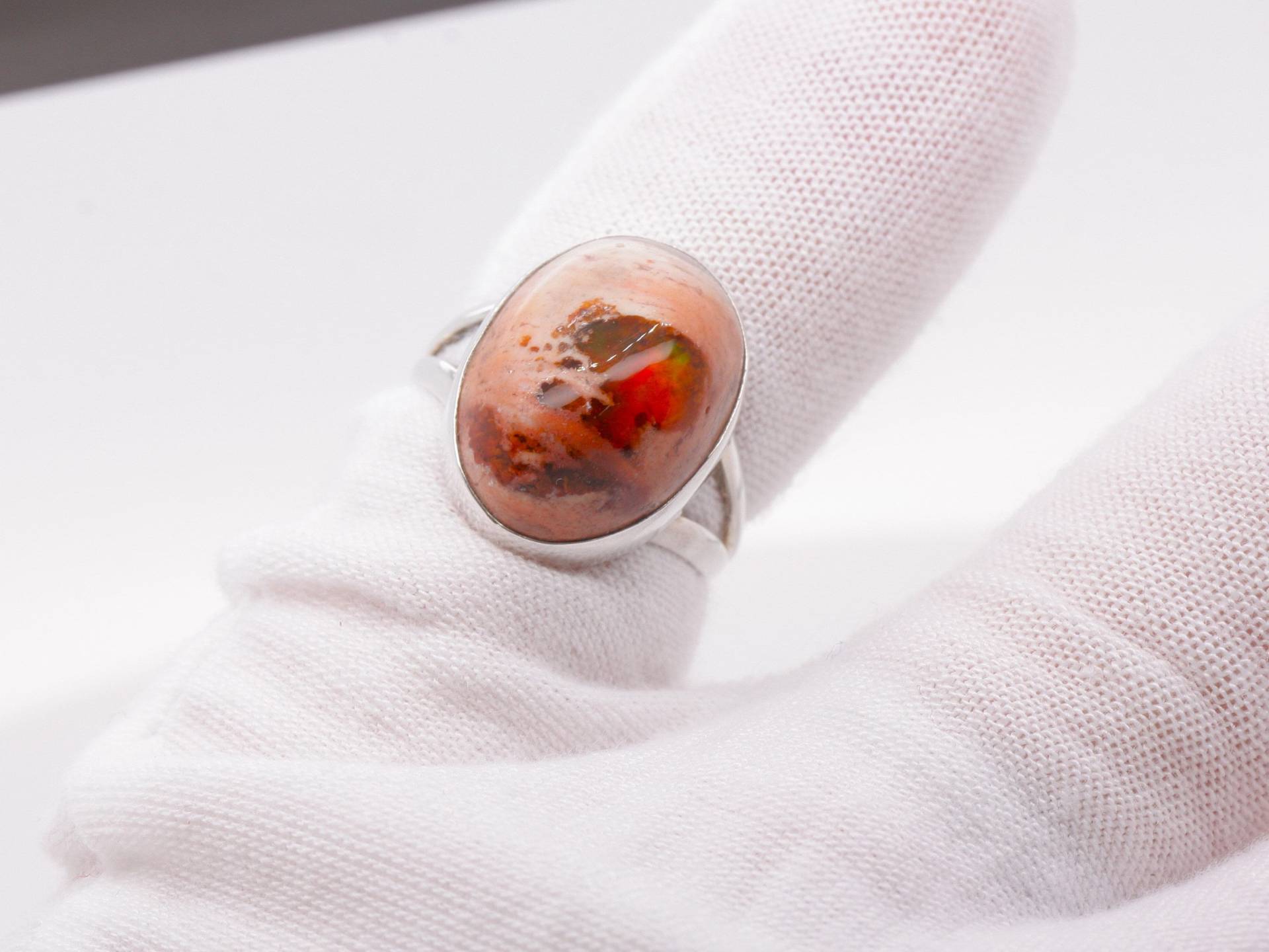 Wunderschöner Feuer Boulder Opal Sterling Silber Oval Cabochon Damenring Größe L Hochwertiger Schmuck Aus Großbritannien von Beautifuljewelleryco