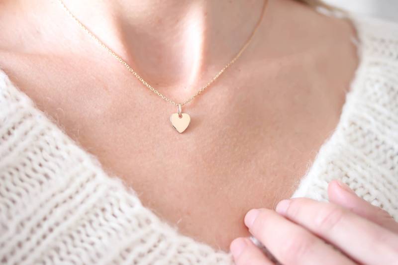 18K Gold Herzkette Personalisierter Anfangsanhänger, Zierliches Liebesgeschenk von BeautizJewelry