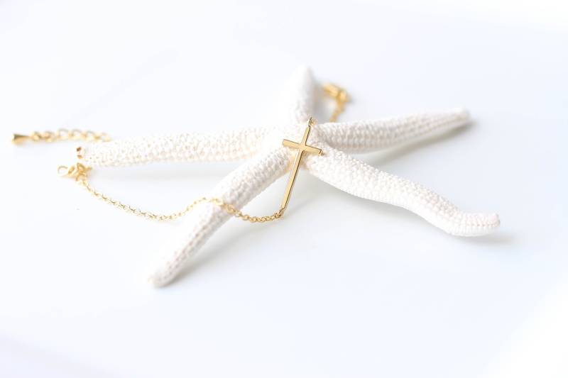 Seitlich Kreuz Goldarmband Zierlicher Christlich-Religiöser Schmuck von BeautizJewelry