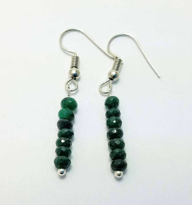 Natürliche Smaragd Edelstein Perlen Ohrringe 14K Gold Plated, Minimalistisch von BeautyInMinimalism