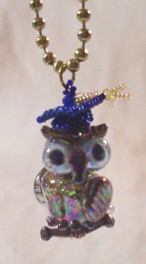 Lampwork Glas Goldene Eule Charm Anhänger Mit Gelb/Blau | Mais & Blau Abschlusskappe Und Kugelkette Hängeschlaufe von BeauxArtsbyCynthia