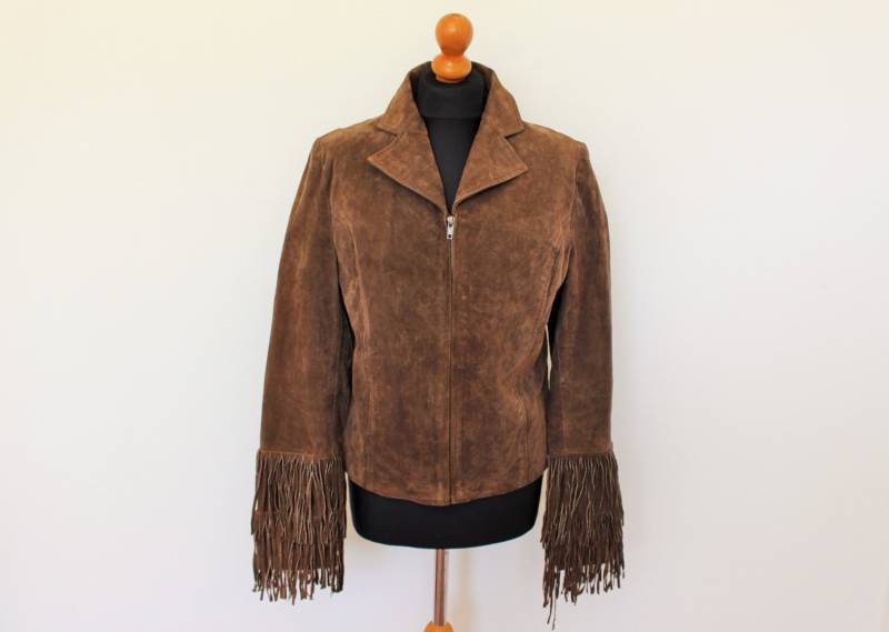 Braune Wildlederjacke Mit Fransen Damen Echtes Wildleder Kurzer Trenchcoat Einreihig Braun Blazer Hippie Boho Medium Bis Groß von BecauseVintage