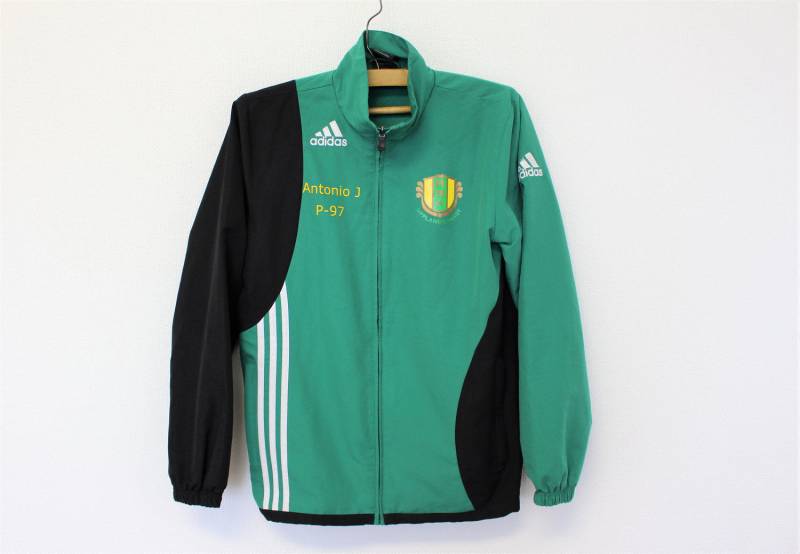 Grüne Adidas Jacke Old School Trainer 3 Streifen Windbreaker Training Jogging Sport Track Hipster Klein Bis Mittel von BecauseVintage