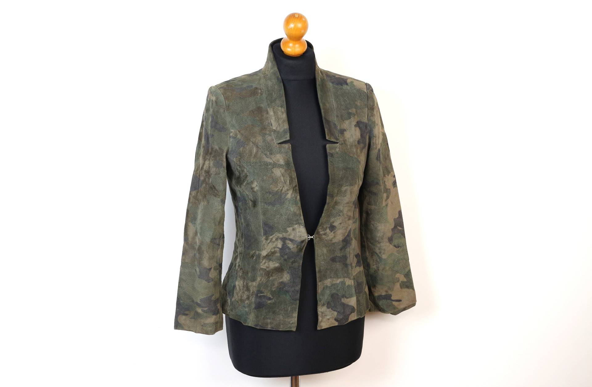 Grüne Lederjacke Frauen Jacke Echtes Wildleder Blazer Grau Grün Military Style Klein Bis Mittel von BecauseVintage