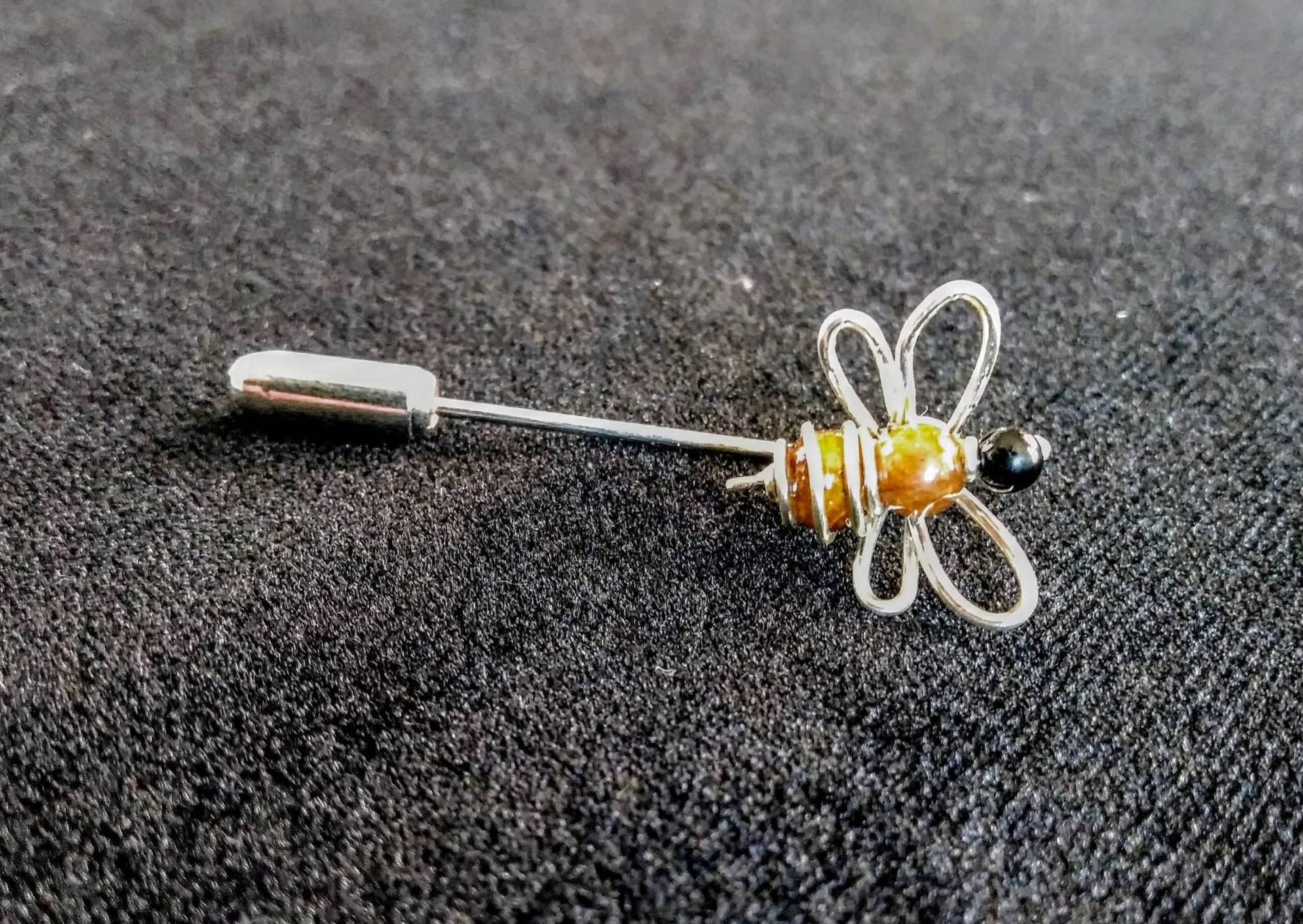 Kleiner Bienen Stick-Anstecker Kleiner Bienen Stick-Anstecker von BeckasInsects