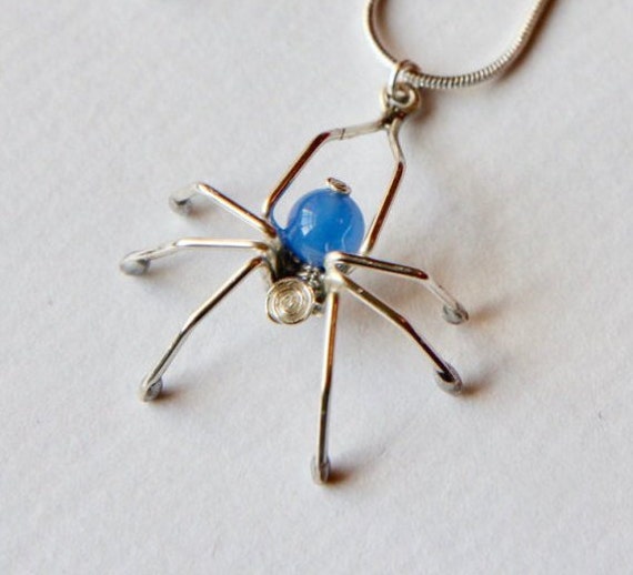 Personalisierte Kleine Edelstein Spinne Halskette, Leicht Und Angenehm Zu Tragen Personalisierte Kleine Edelstein Spinne Halskette, Leicht Und Angenehm Zu Tragen von BeckasInsects