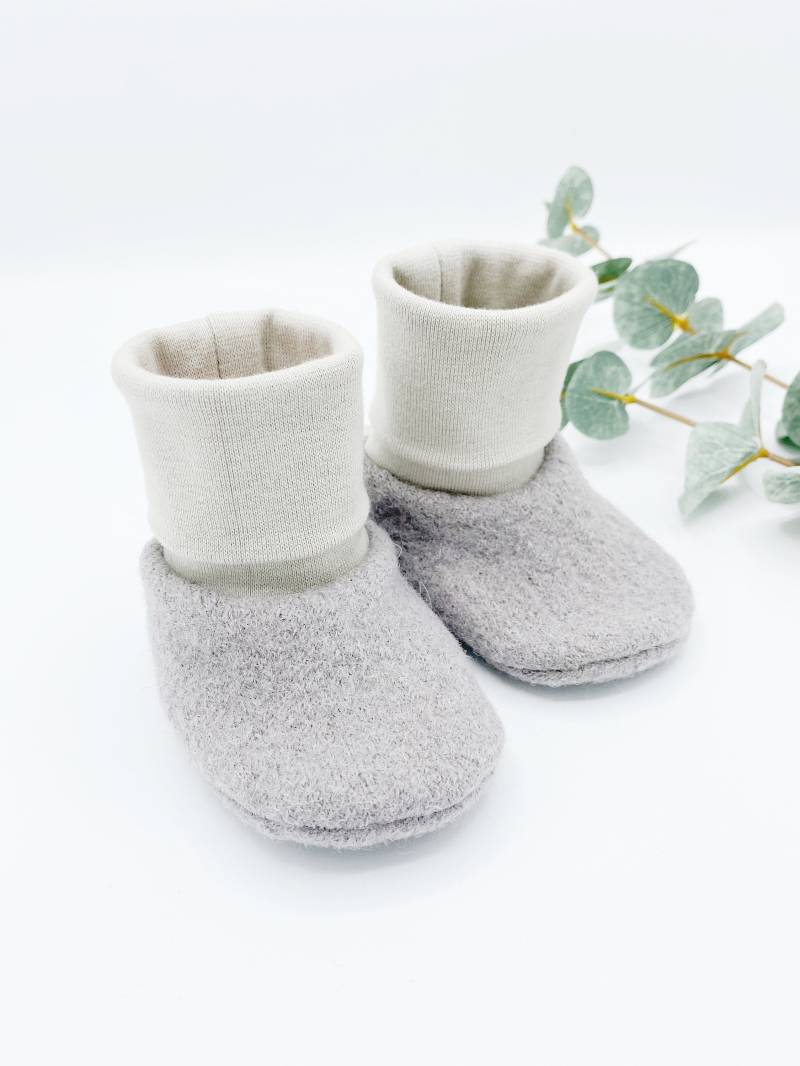 Babyschuhe Walk, Wolle, Mit Bündchen in Beige von BeckiBoom