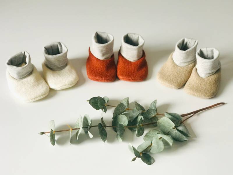 Babyschuhe Walk, Wolle, Mit Bündchen in Verschiedenen Farben von BeckiBoom