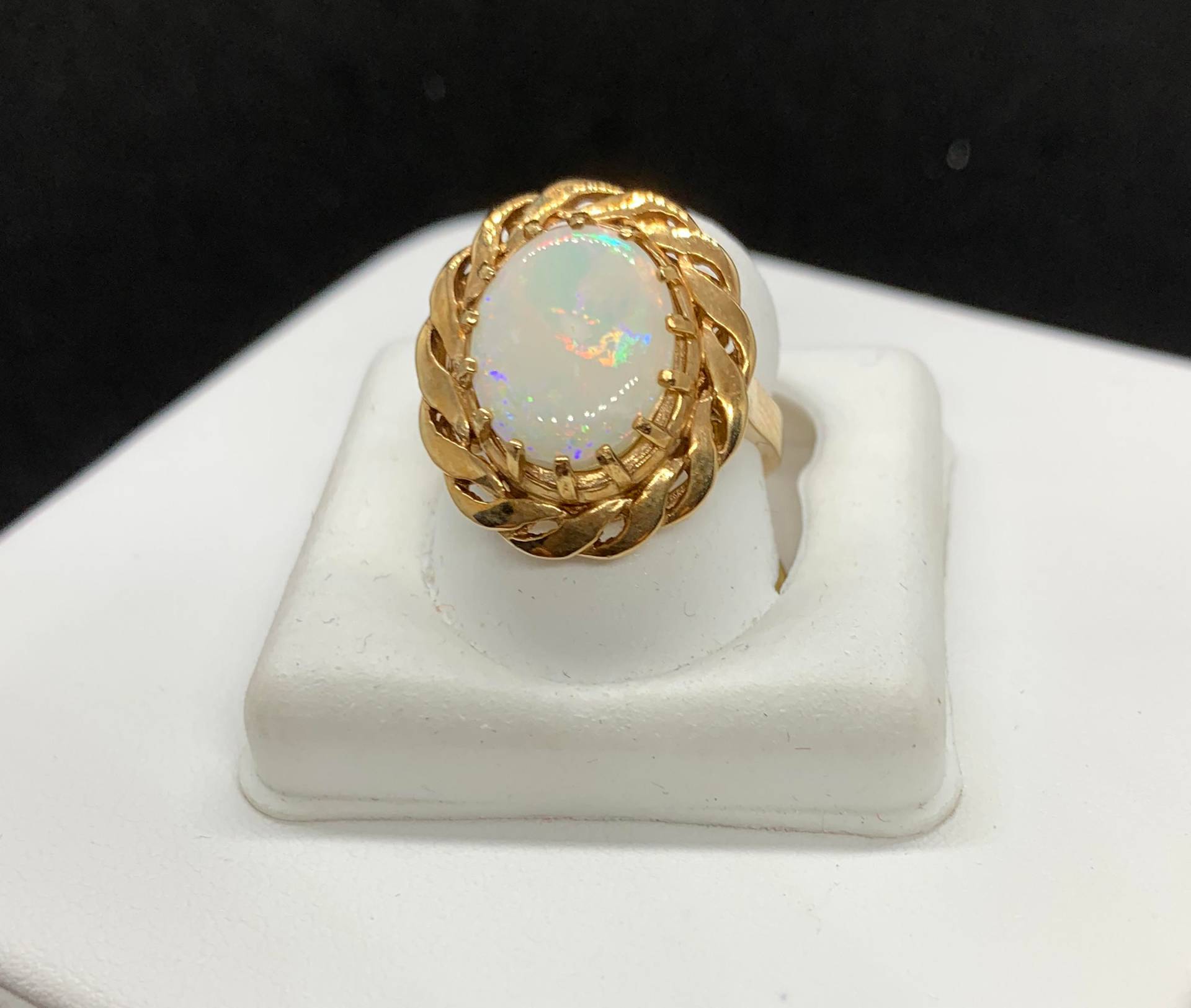 Damen Feurigeopal Ring in Geflochten14K Gelbgold Rahmen von BedfordJewelersCo