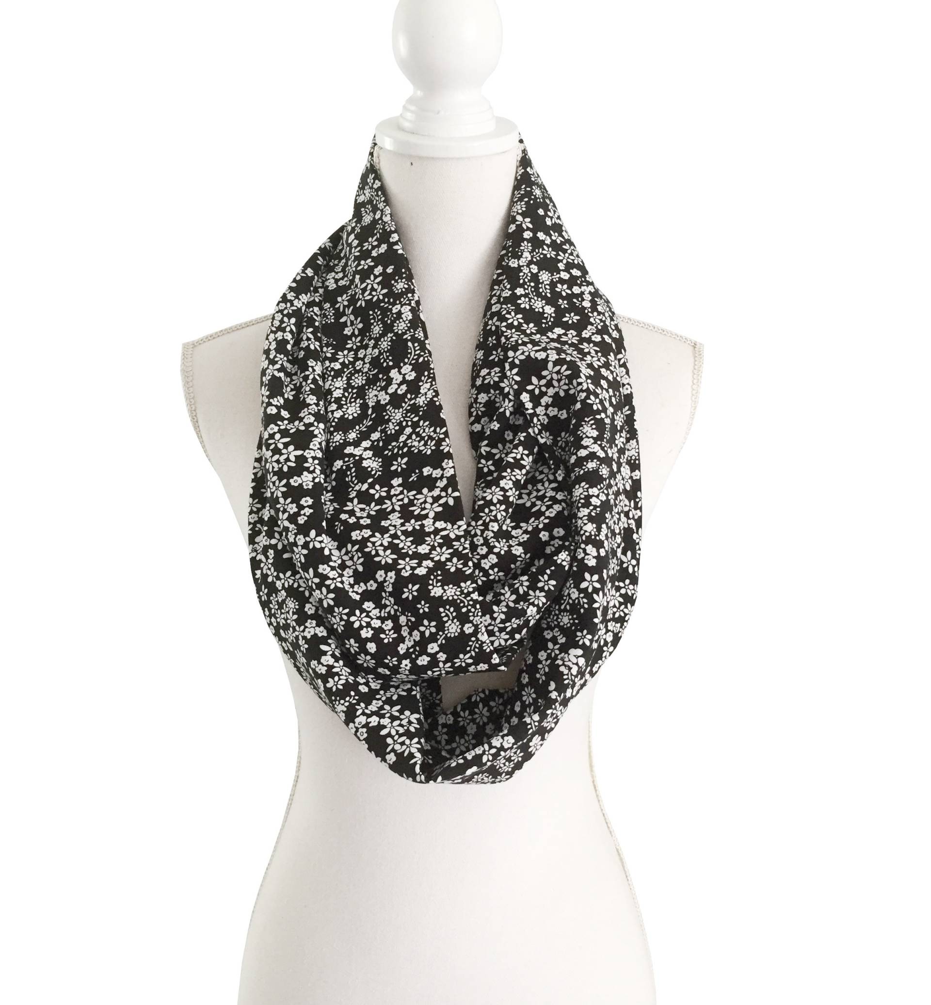 Schwarz & Weiß Infinity Schal Loop Circle Eternity Light Für Frühling Herbst Viskose Stoff Leicht Unisex Damen Herren Schwarz & Weiß Infinity Schal Loop Circle Eternity Light Für Frühling Herbst Viskose Stoff Leicht Unisex Damen Herren von BeeDeeCollection