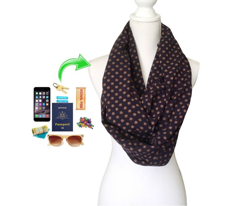 Zip Pocket Loop Schlupfschal Für Reisepass Handy Geld Schlüssel Reise Aus Leichtem Marineblauem Viskose-stoff von BeeDeeCollection