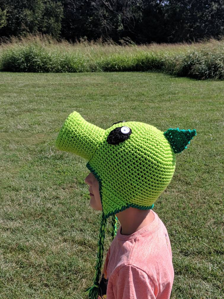 Grüner Erbsenwerfer Häkelhut Beanie Zipfelmütze Mit Ohrenklappen von BeeEweDesigns