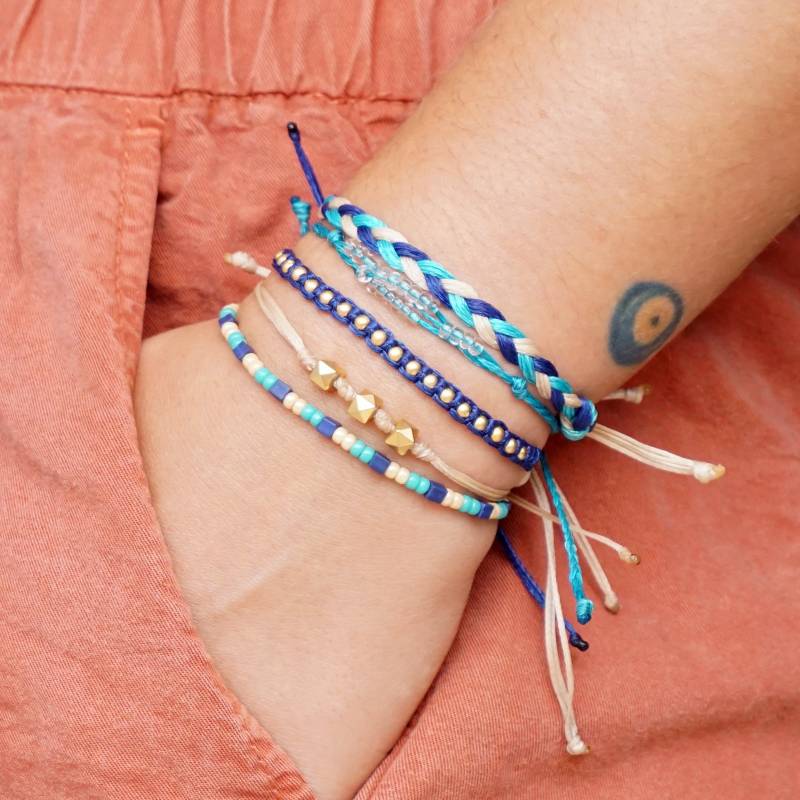 Blaues Makramee Armband Set Boho Perlen Armbänder Für Teenager Mädchen von BeeMadeDesign
