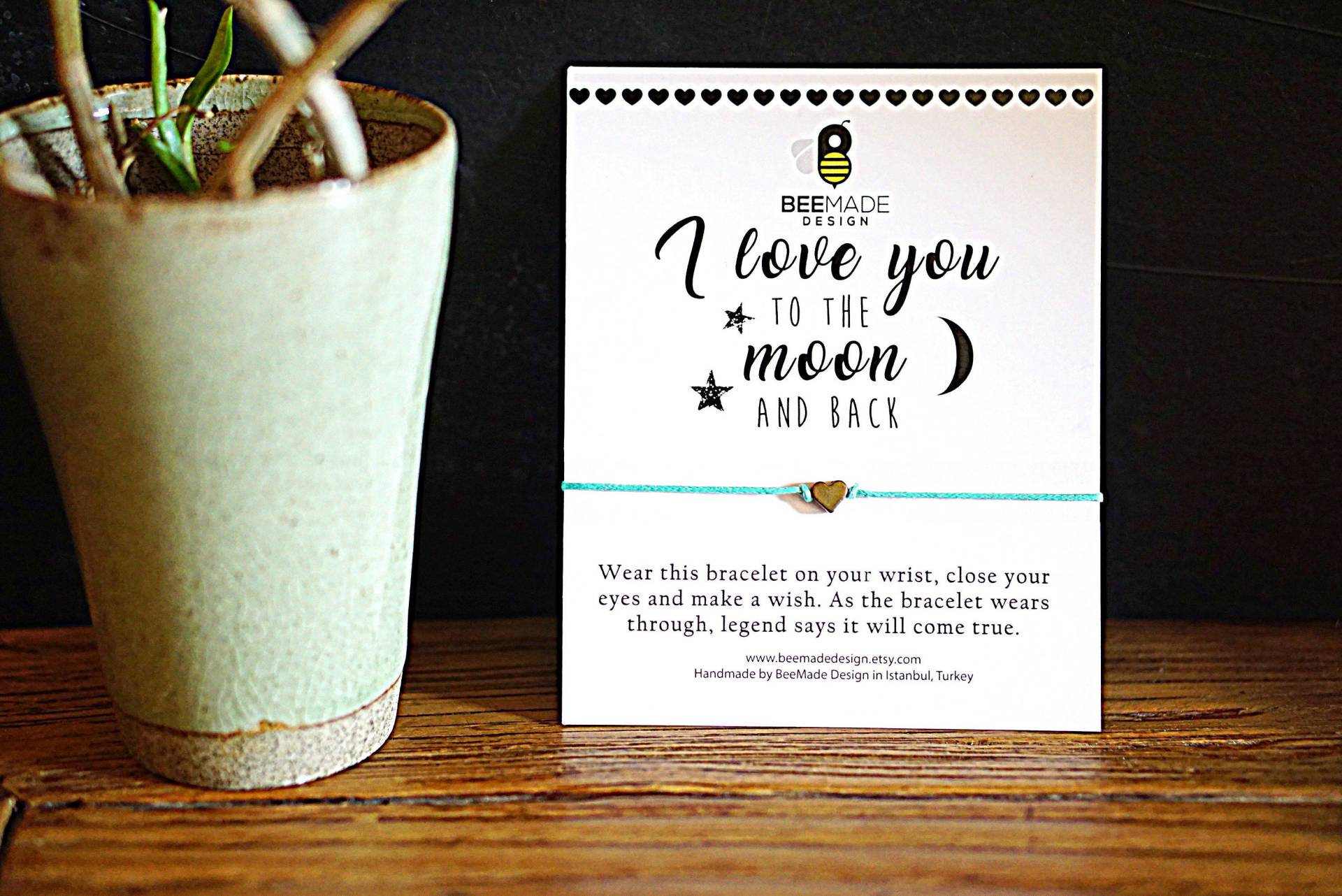 I Love You To The Moon Armband Herz Anhänger Auf Wachskordel von BeeMadeDesign