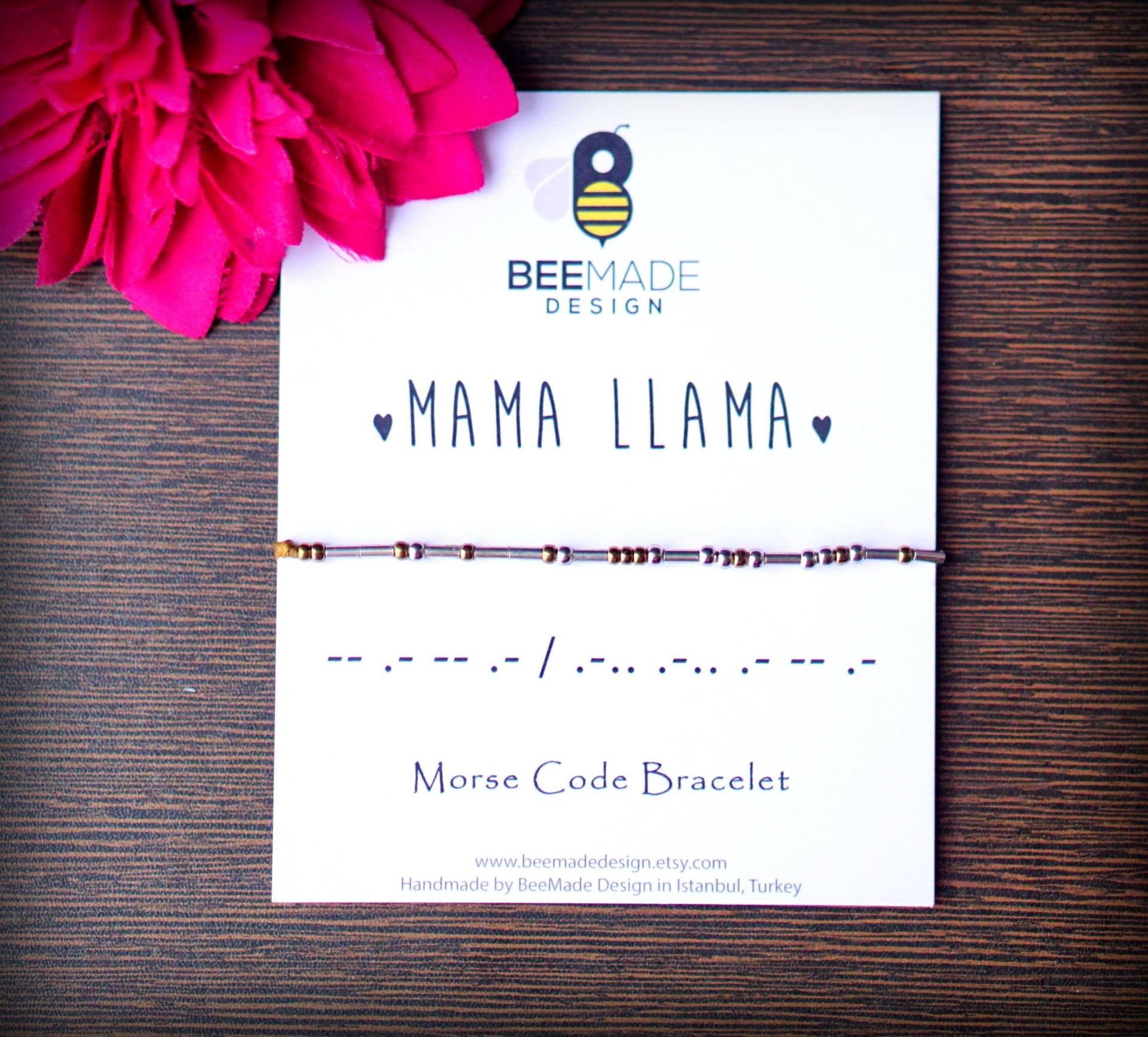 Mama Llama Morse-Code Armband | Gold - Oder Silberperlen, Verstellbar von BeeMadeDesign