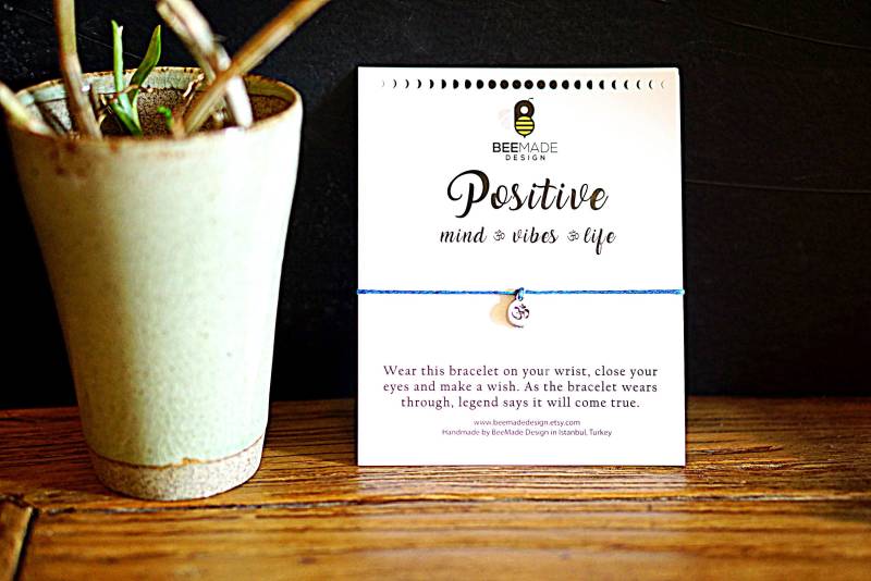 Om Wunsch Armband Silber Charm, Zen Yoga, Spirituelles Geschenk von BeeMadeDesign