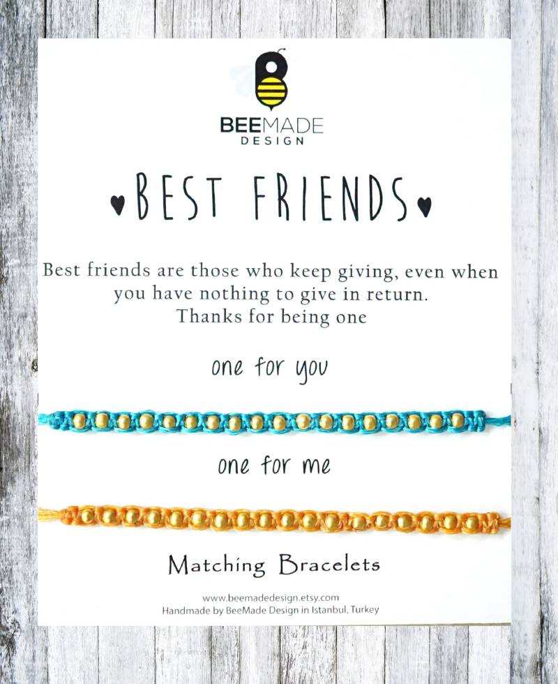 Passende Freundschaftsarmbänder - Handgefertigtes Makramee Mit Vergoldeten Perlen von BeeMadeDesign